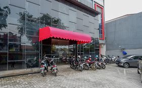 RedDoorz @ Jalan Kartini Semarang