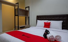 RedDoorz @ Jalan Kartini Semarang